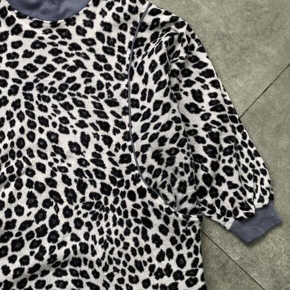 Leopard Black Adult Unisex Pullover Fleece - Picture 4 of 4